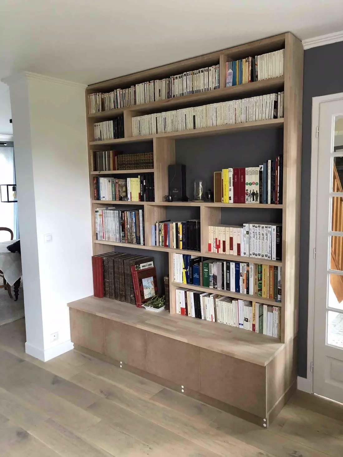Bibliothèque en lamellé-collé abouté de hêtre, Île-de-France — après travaux