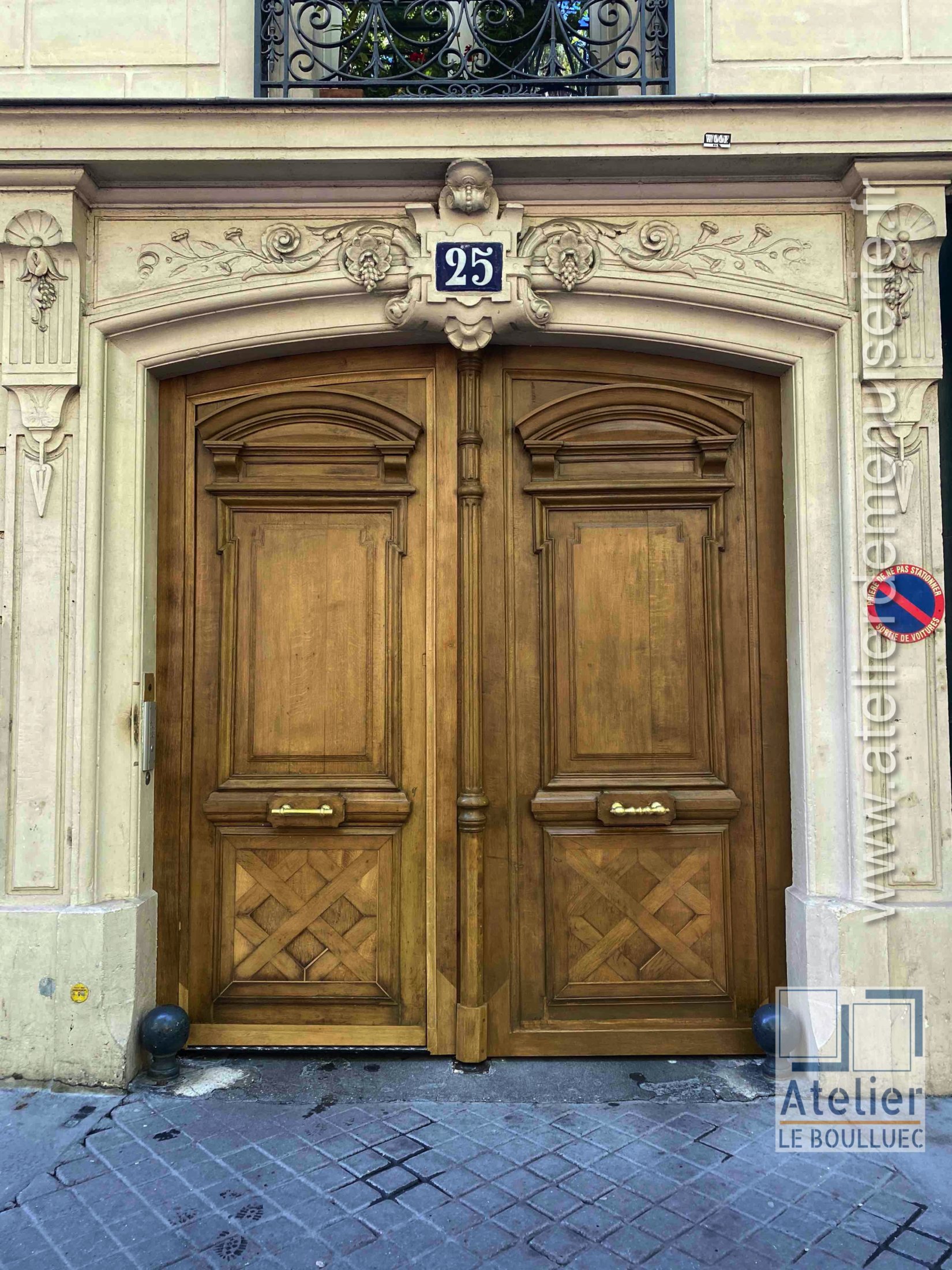 2020 04 Porte Cochère 25 Avenue Trudaine Paris 9 P2 Après Restauration Et Mise En Lasure
