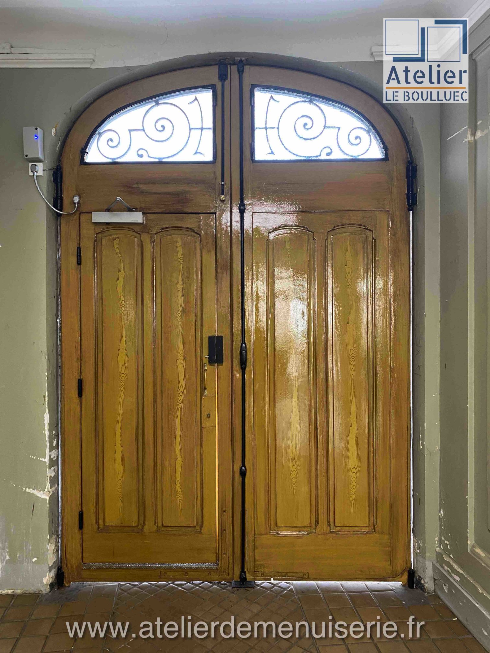 2021 01 PORTE COCHERE 40 RUE DES ABBESSES P2 Après Restauration Face Intérieure