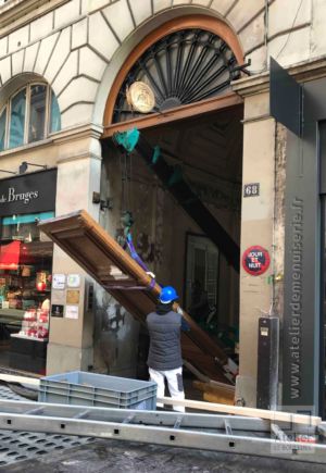 2017 03 REPOSE PORTE COCHÈRE - RUE DE LA CHAUSSÉE D'ANTIN - TRAVAUX