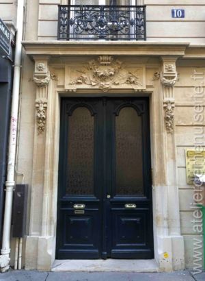 Porte Batarde - 10 Rue De Naples - Paris 8