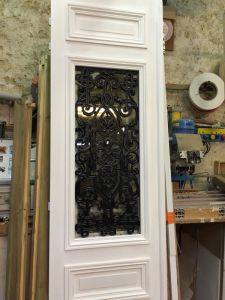 Porte Chêne À Grille Ancienne 109 Rue Du Dessous Des Berges 4 Finie À L\'atelier